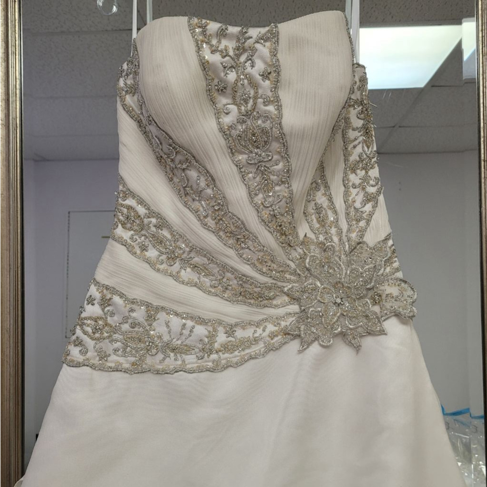 Women's Allure Bridals Wedding Dress Size 10/12 Ivory/Silver